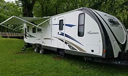 28’ Freedom Express Travel Trailer